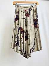 Load image into Gallery viewer, Vintage pleated shorts