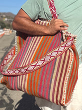 Load image into Gallery viewer, Large Peruvian Bag 6