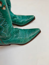Load image into Gallery viewer, Vintage Justin Cowboy Boots