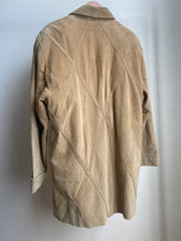 Load image into Gallery viewer, Vintage tan Leather jacket