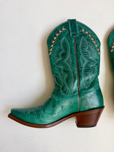 Load image into Gallery viewer, Vintage Justin Cowboy Boots