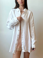 Load image into Gallery viewer, Vintage linen button up