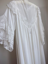 Load image into Gallery viewer, Vintage Slip & Robe Set