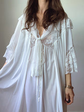 Load image into Gallery viewer, Vintage Slip & Robe Set