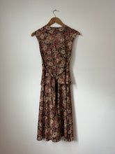 Load image into Gallery viewer, Floral Peplum Dress