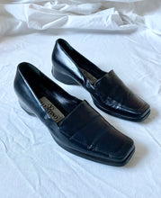 Load image into Gallery viewer, Valentino loafers