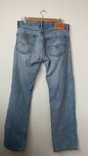 Load image into Gallery viewer, Vintage Levi's
