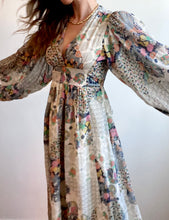 Load image into Gallery viewer, Printed Bell Sleeve Dress
