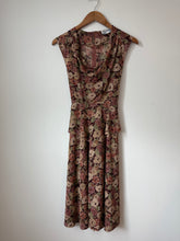 Load image into Gallery viewer, Floral Peplum Dress