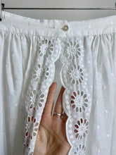 Load image into Gallery viewer, White eyelet skirt