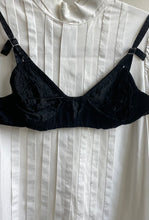 Load image into Gallery viewer, Antique Bra
