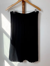 Load image into Gallery viewer, 1970's Black scalloped Skirt