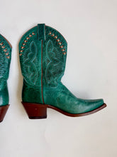 Load image into Gallery viewer, Vintage Justin Cowboy Boots