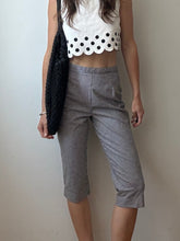 Load image into Gallery viewer, Plaid Capris