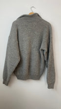 Load image into Gallery viewer, 1980's Grey Sweater