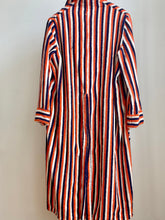 Load image into Gallery viewer, 1970s robe coat