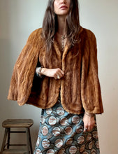Load image into Gallery viewer, 1940's Mink Fur Coat cape