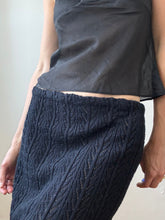 Load image into Gallery viewer, 1970's Black scalloped Skirt