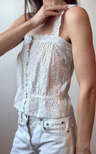 Load image into Gallery viewer, Crochet top with floral buttons