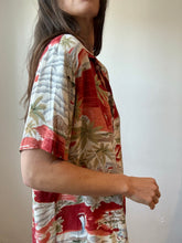 Load image into Gallery viewer, Bill Blass Hawaiian T shirt