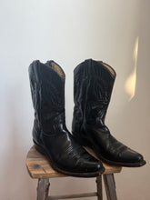 Load image into Gallery viewer, Black cowboy boots