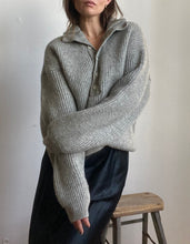 Load image into Gallery viewer, 1980's Grey Sweater