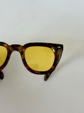 Load image into Gallery viewer, 1970’s tortoise eye glasses