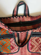 Load image into Gallery viewer, Medium size Peruvian Bag 5