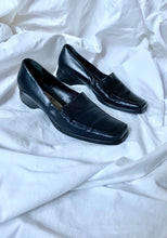 Load image into Gallery viewer, Valentino loafers