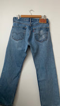 Load image into Gallery viewer, Vintage Levi's