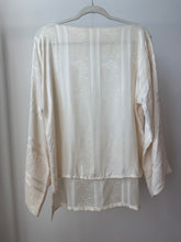 Load image into Gallery viewer, Silk bell sleeve printed blouse