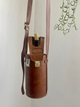 Load image into Gallery viewer, Vintage Beverage Carrier