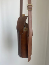 Load image into Gallery viewer, Vintage Beverage Carrier