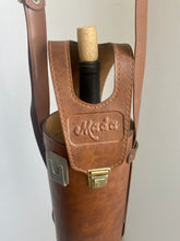 Load image into Gallery viewer, Vintage Beverage Carrier