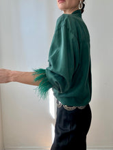 Load image into Gallery viewer, Feather Button up
