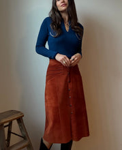 Load image into Gallery viewer, 1970's terracotta suede Skirt
