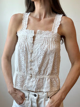 Load image into Gallery viewer, Crochet top with floral buttons
