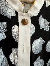 Load image into Gallery viewer, Sea shell top
