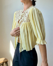 Load image into Gallery viewer, 1930’s / 1940’s yellow lace bed coat
