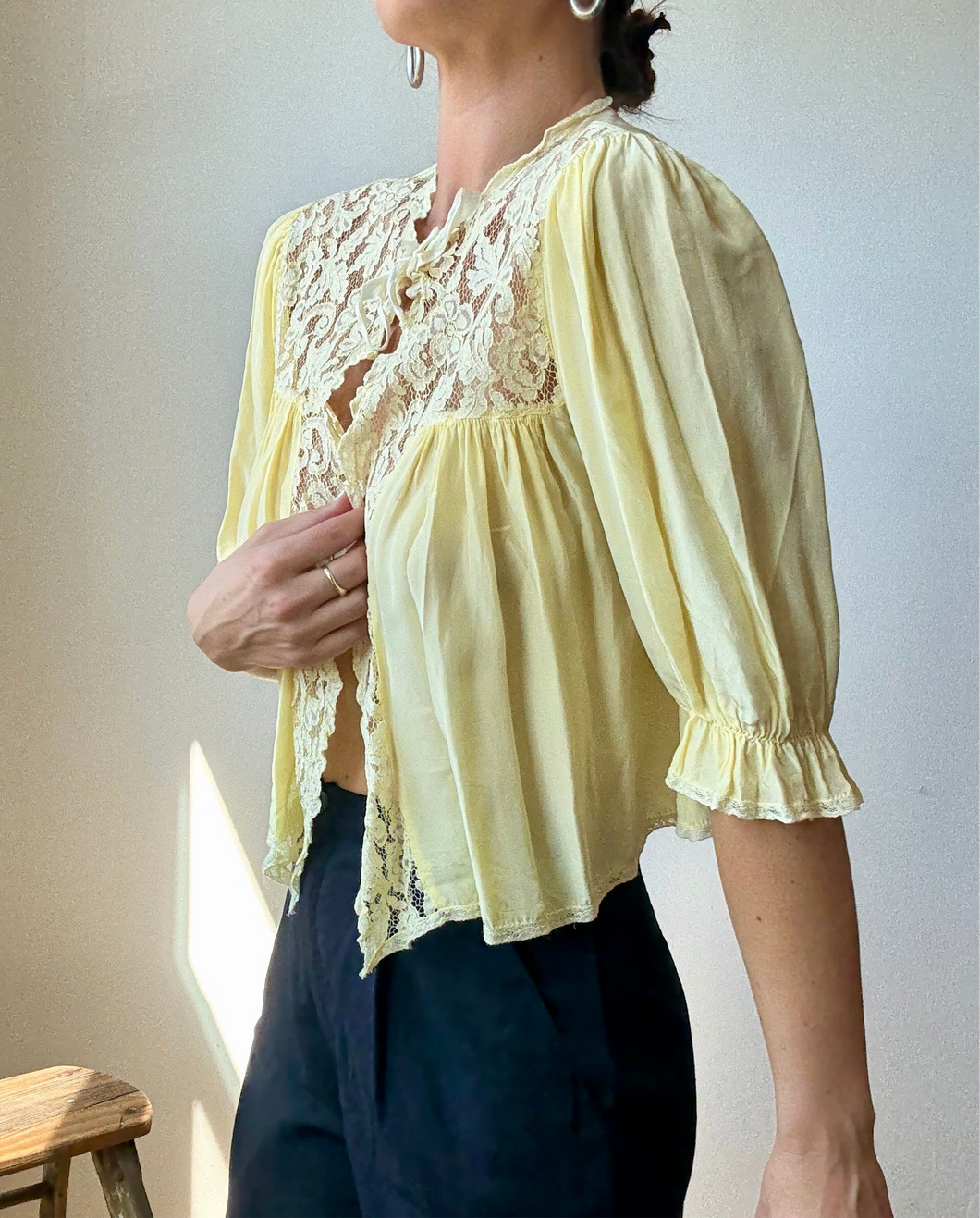 1930’s / 1940’s yellow lace bed coat