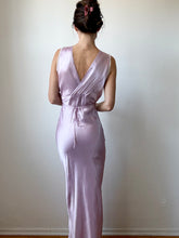 Load image into Gallery viewer, 1940s Lavender slip dress
