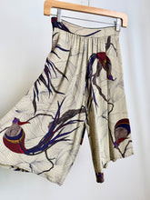 Load image into Gallery viewer, Vintage pleated shorts
