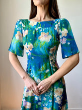 Load image into Gallery viewer, Hawaiian Floral sleeved dress
