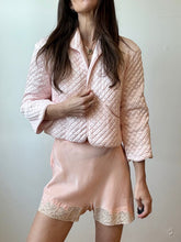 Load image into Gallery viewer, 1940's quilted bed coat
