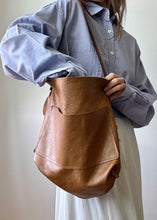 Load image into Gallery viewer, Tan Leather bag bag
