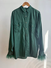 Load image into Gallery viewer, Feather Button up
