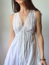 Load image into Gallery viewer, Vintage Slip &amp; Robe Set
