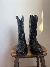 Load image into Gallery viewer, Black cowboy boots
