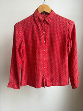 Load image into Gallery viewer, Red Silk button up blouse
