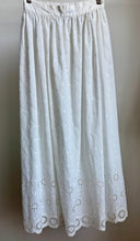 Load image into Gallery viewer, White eyelet skirt
